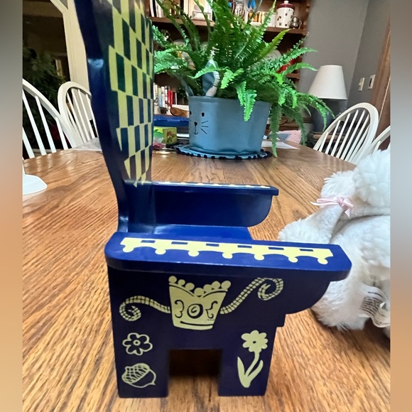 Muffy Vanderbear checkmates chair - Picture 4 of 4